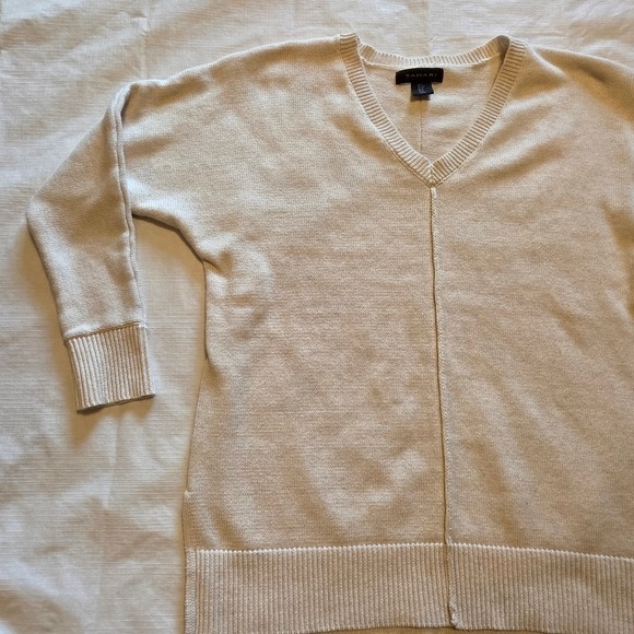 Tahari Cream V-neck Knit Sweater Cotton Blend Women Small Oversized minimalist - Picture 8 of 9